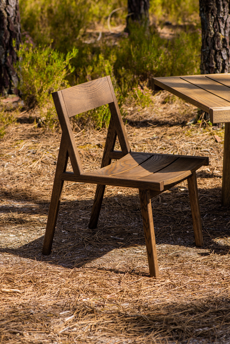 98.6°F OUTDOOR (ARMLESS) DINING CHAIR