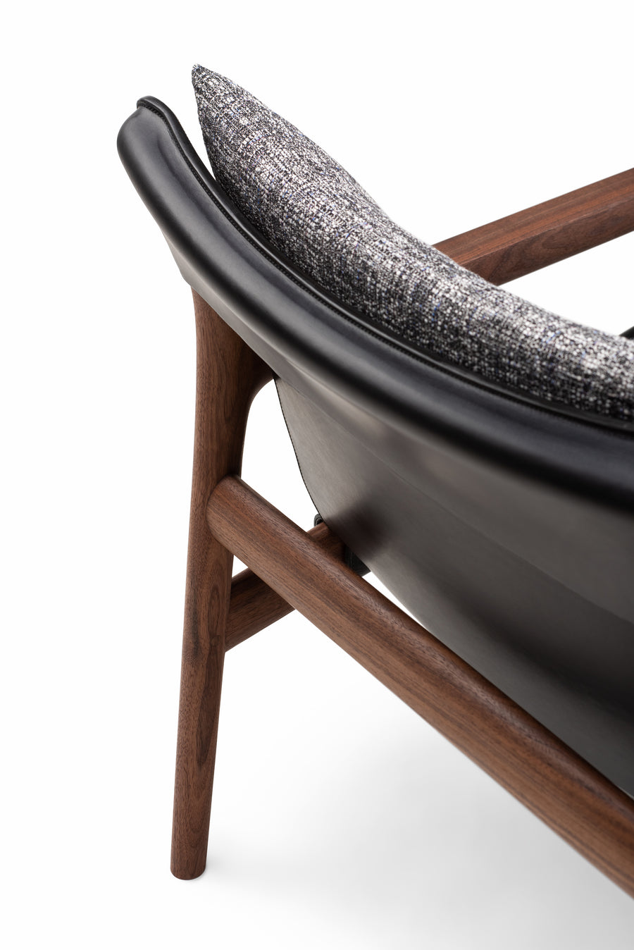 Sela Lounge Chair With Narrow Arm