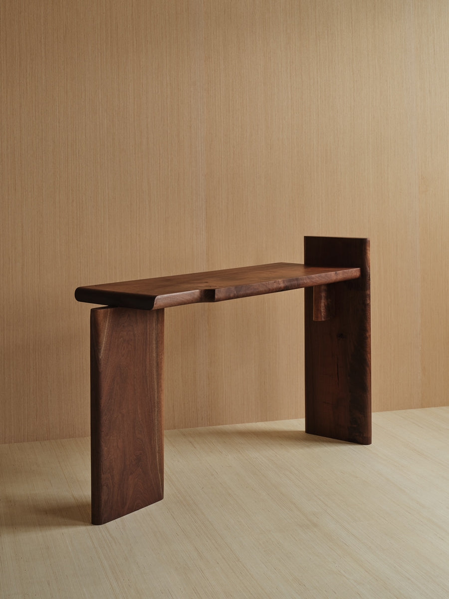 Henrique Console Table