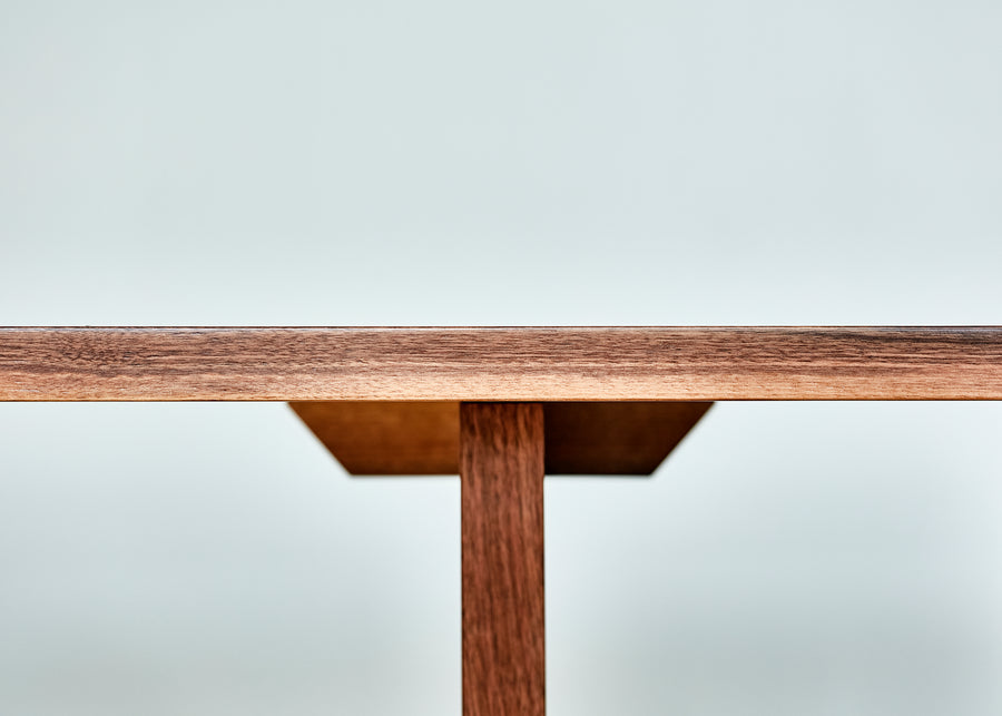 GB 302 “T” Dining Table