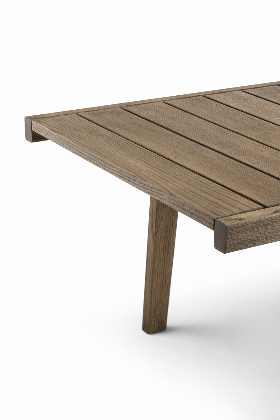 98.6°F OUTDOOR DINING TABLE